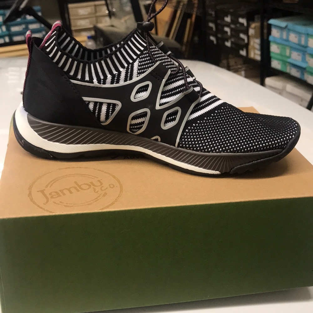 Jambu Sneakers